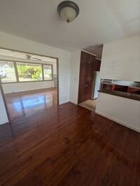 Building Photo - 2379 Kilauea Ave