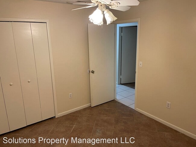 Building Photo - 3 br, 2 bath House - 3728 S SHERWOOD CIR