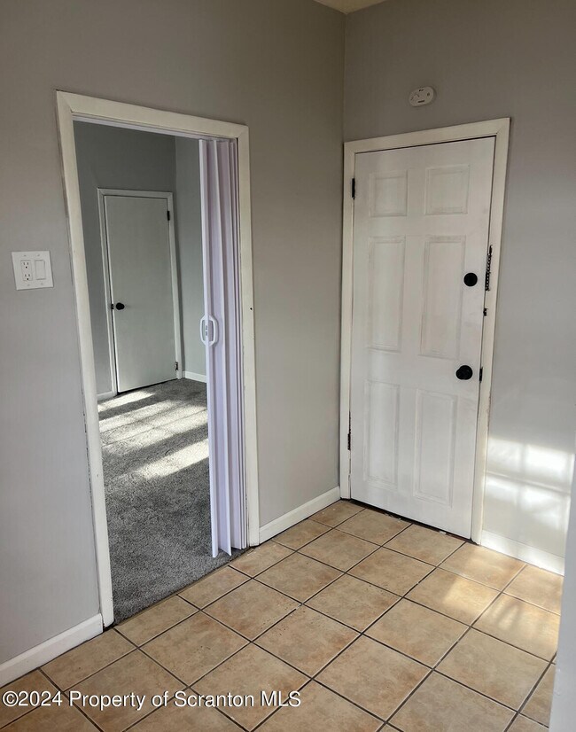 Building Photo - 109 N Thomas Ave