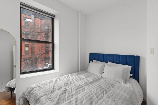 Building Photo - 235 E 89th St