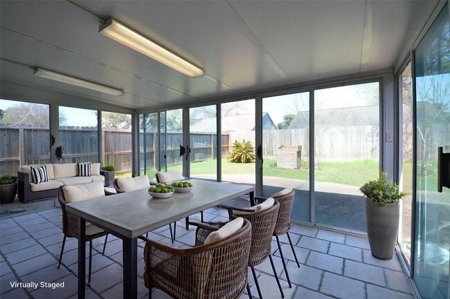 Building Photo - 17518 Autumn Trails Ln