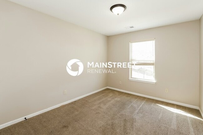 Building Photo - 4 Bedroom Pet-Friendly Home in Kansas City...