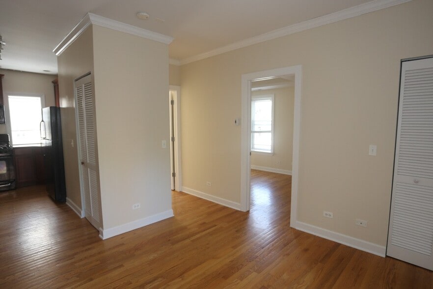 Building Photo - 3250 N Clifton Ave