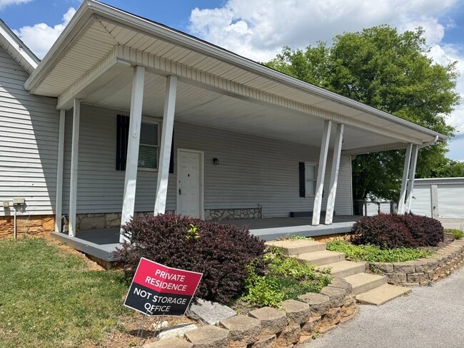 Building Photo - 6112 Old Nashville Rd