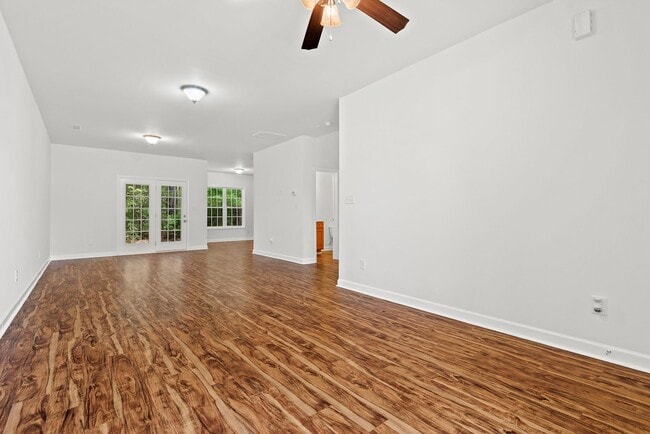 Building Photo - Gorgeous Townhome In Clayton!