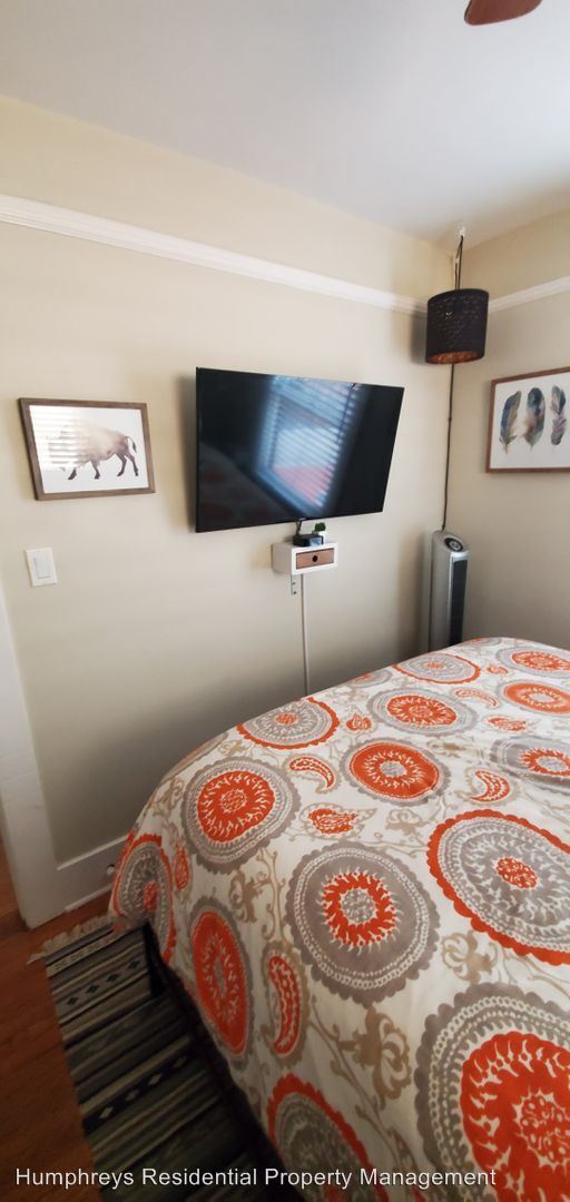 Building Photo - 3918-39245 Iowa St