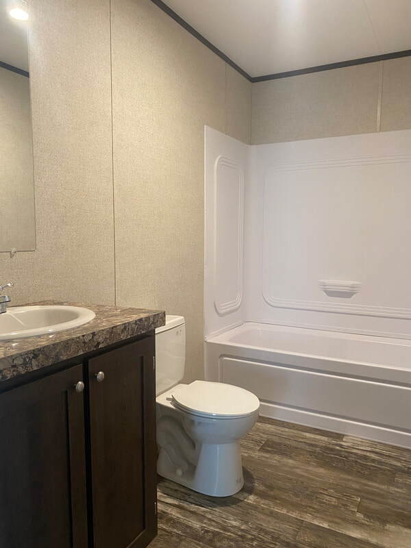Building Photo - Wonderful, modern 3 bedroom 2 bath mobile