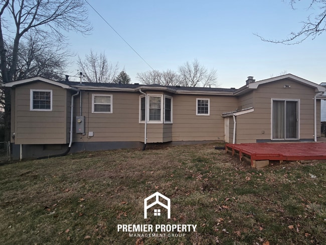 Building Photo - 3BR/1.5BA Florissant Home w/ 2-Car Garage, Fireplace & Fenced Yard - 63033