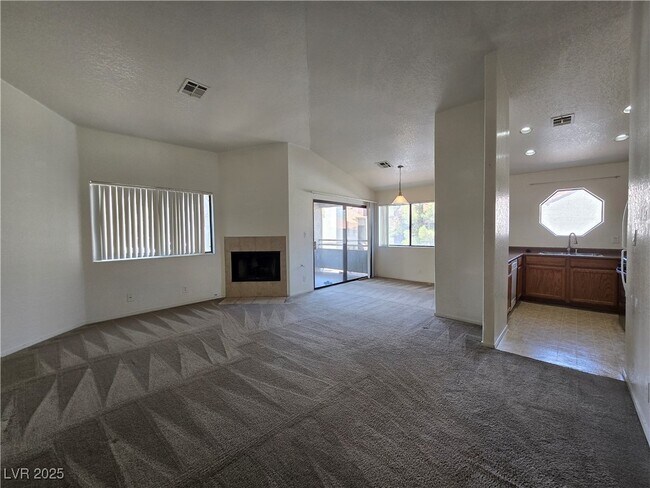 Building Photo - 5030 S Rainbow Blvd