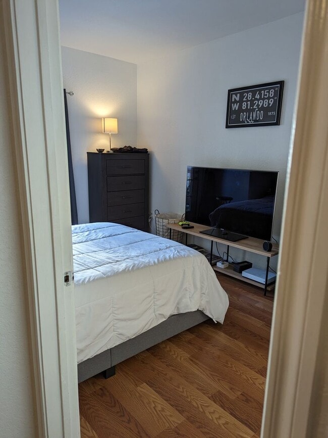 Building Photo - Great 1 Bedroom / 1 Bathroom Condo in Downtown Orlando! Free Water, Sewer, Trash & Pest Control!