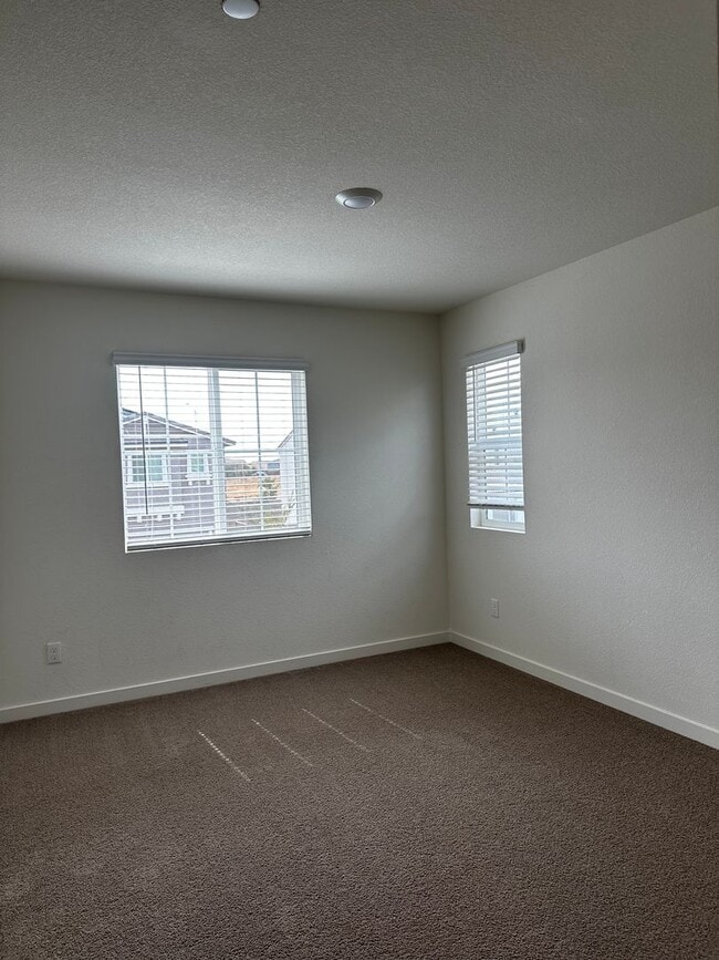 Building Photo - 5057 Star Dance Cir