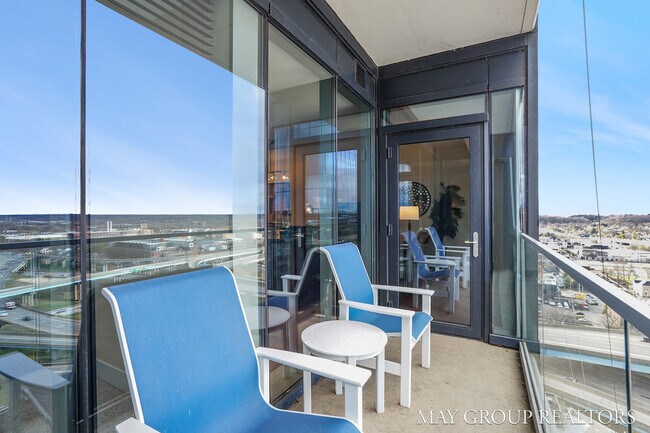 Building Photo - 335 Bridge St NW