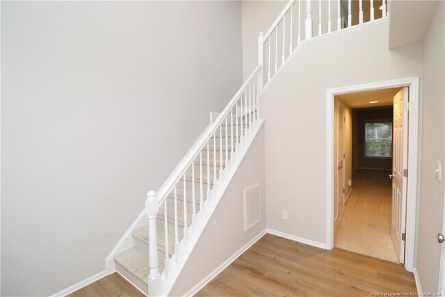 Building Photo - 8120 Upper Lake Dr
