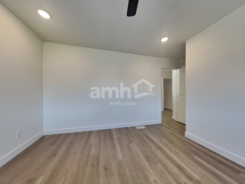 Building Photo - 7705 Brenden St SW