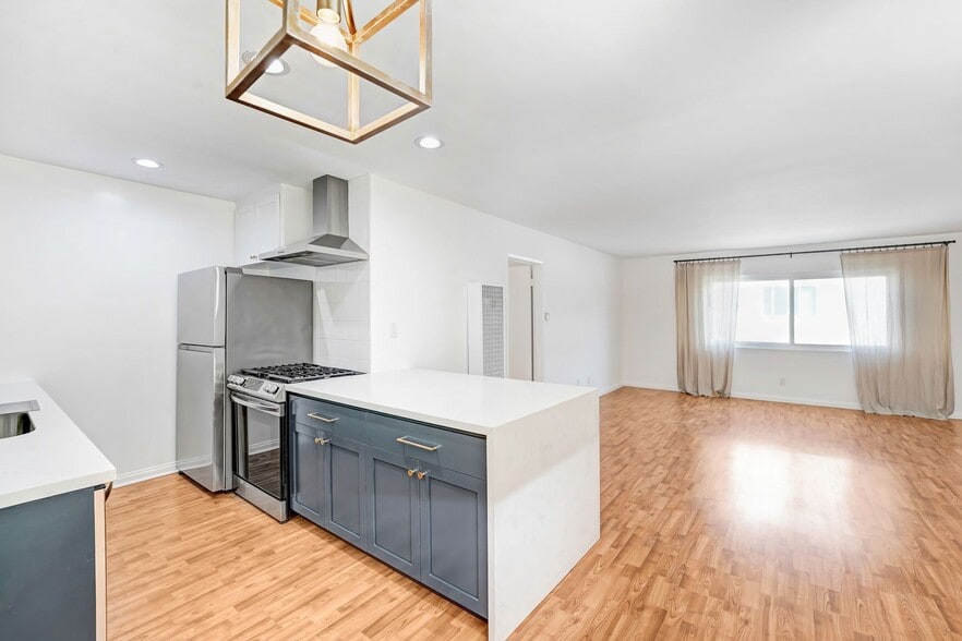 Primary Photo - 1449 Princeton St