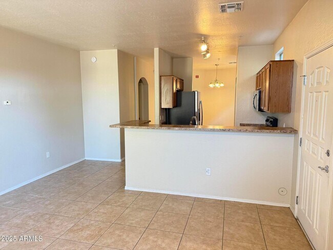 Building Photo - 2150 E Bell Rd