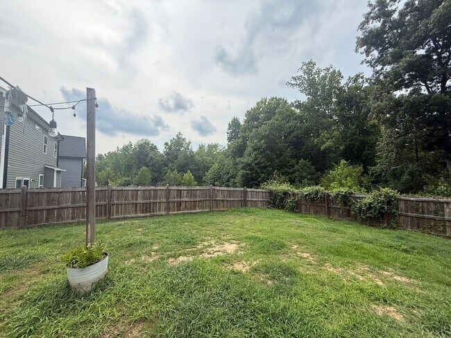 Building Photo - Gorgeous 4BD, 2.5BA Clayton Home with a Fenced Yard in the Desirable Riverwood Community