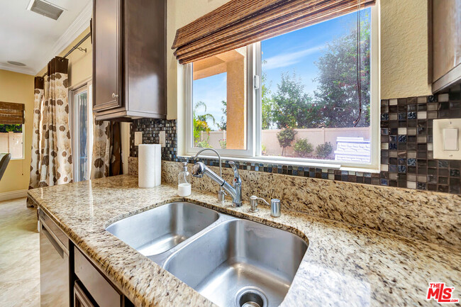 Building Photo - 27060 Mountain Willow Ln