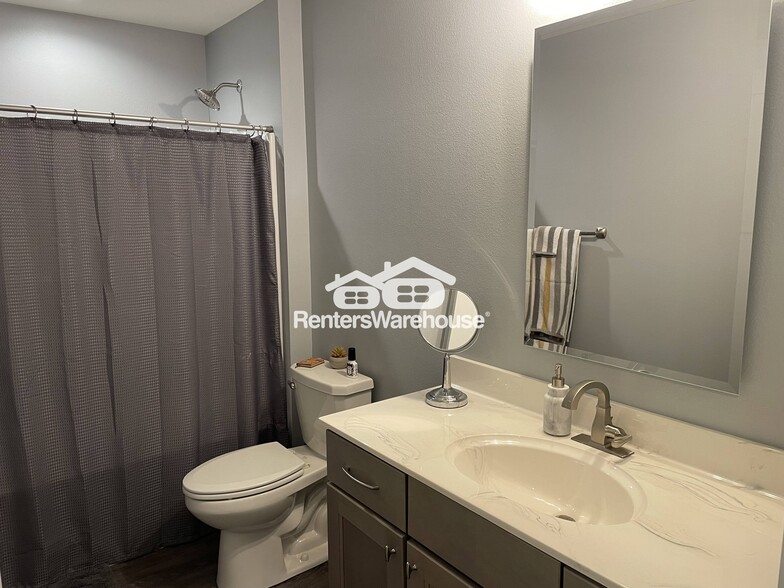 Building Photo - 4941 Field Crest Ln