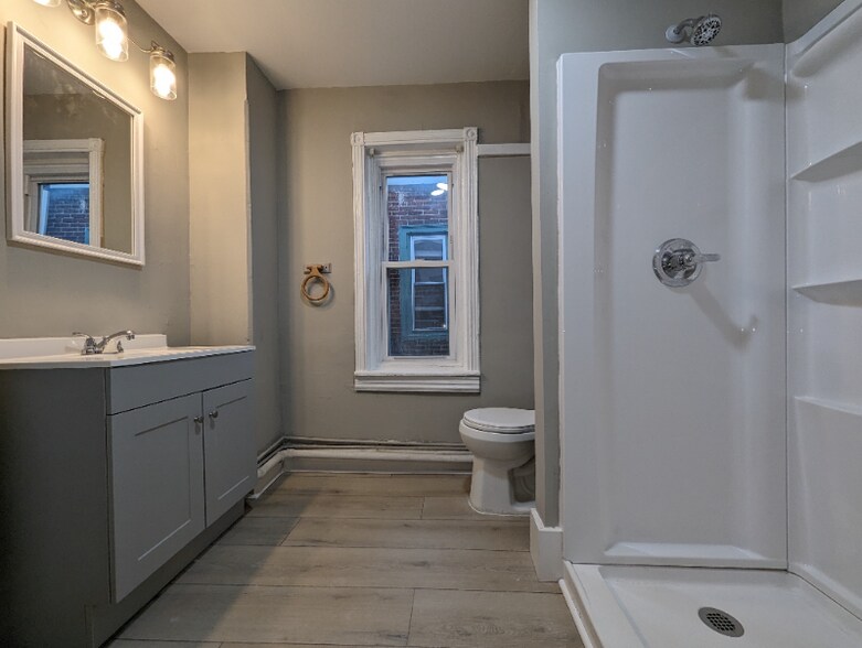 Building Photo - 250 S 44th St