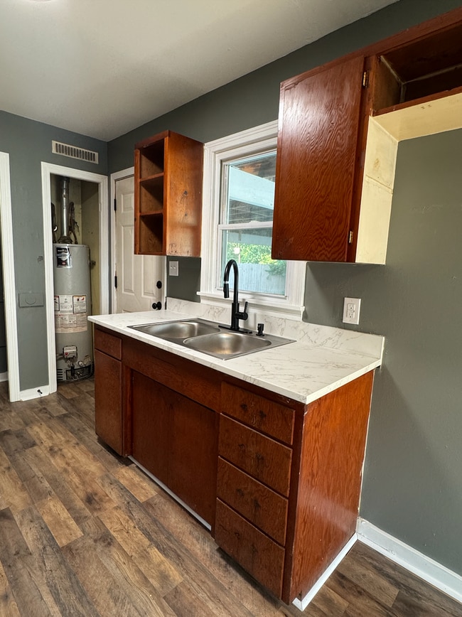 Building Photo - 1 Bedroom | 1 Bathroom | House with Carpor...