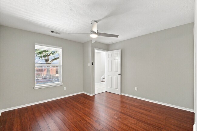 Building Photo - 1421 Ruthven St