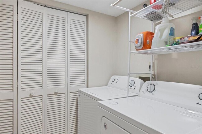 Building Photo - 4483 Longmeadow