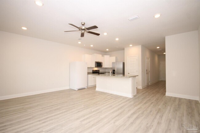 Building Photo - 8686 Meadow Flower Ln