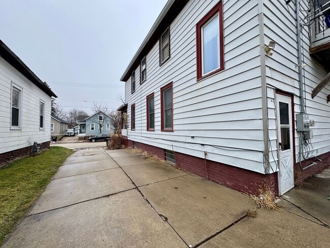 Building Photo - 1519 Superior St