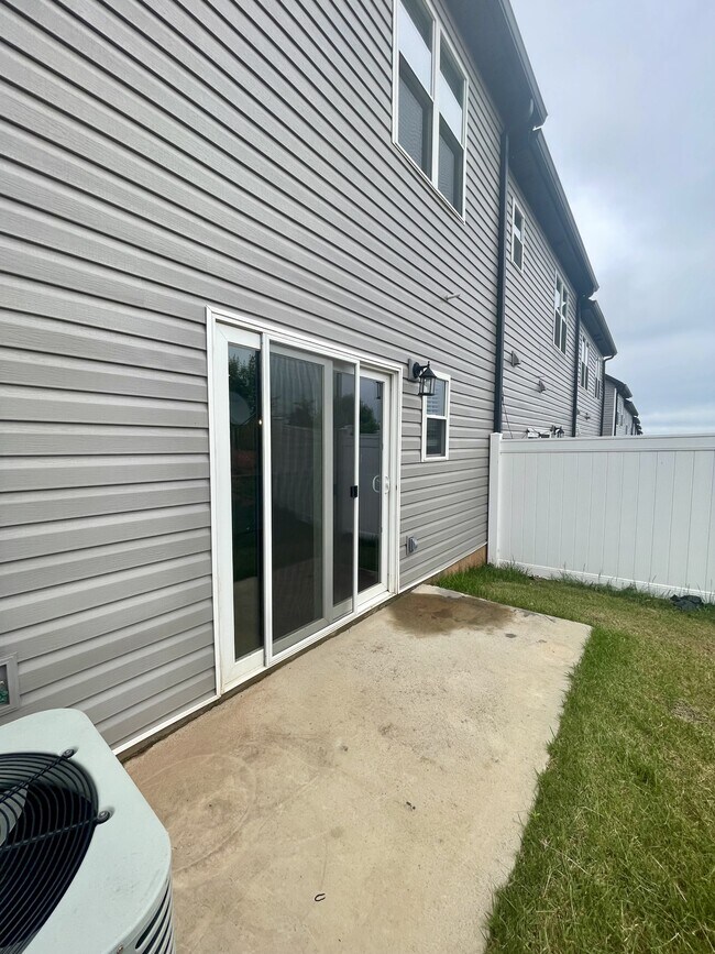 Building Photo - 1 Emanuel Ct