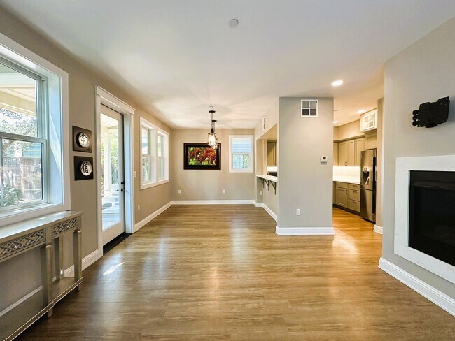Building Photo - 1581 Cali Ln