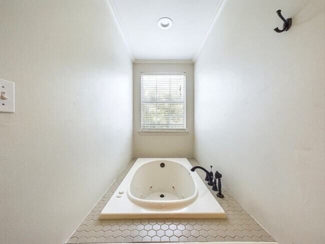 Building Photo - 68335 Taulla Dr