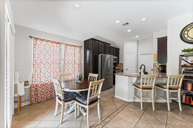 Building Photo - 115 Cobblestone Ct