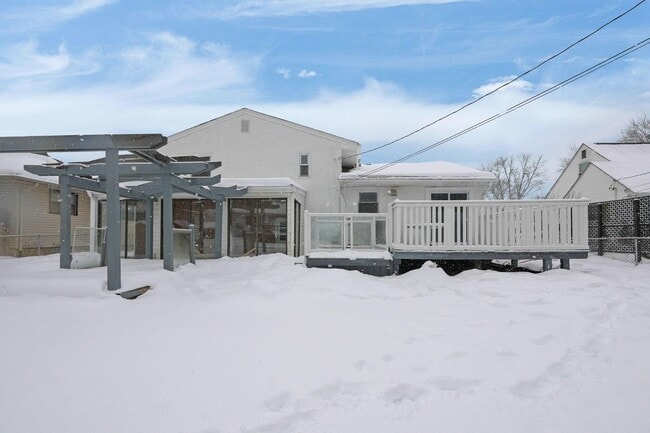 Building Photo - 1414 Shanley Dr