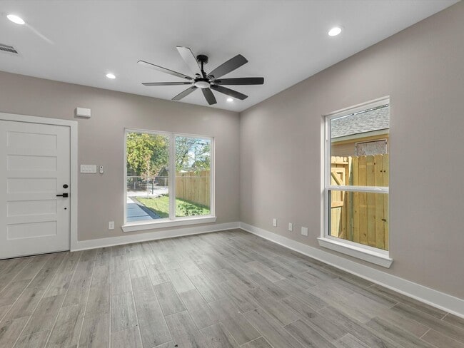 Building Photo - 7802 Queen St