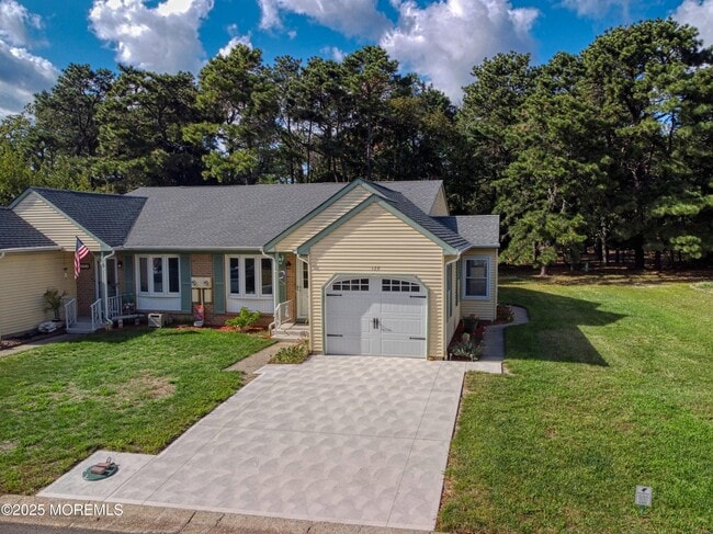 Building Photo - 12 Birchwood Dr
