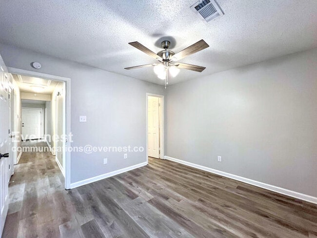 Building Photo - 494 Shady Grove Dr
