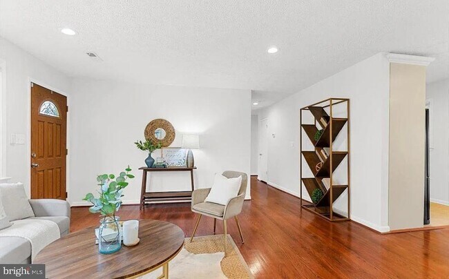 Building Photo - 7804 Old Carolina Rd