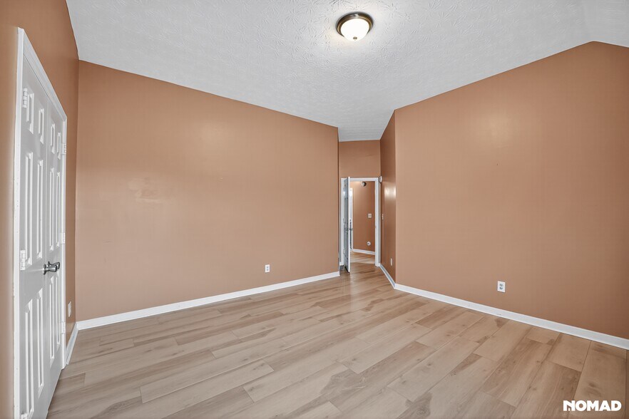 Building Photo - 395 Lamont Ln