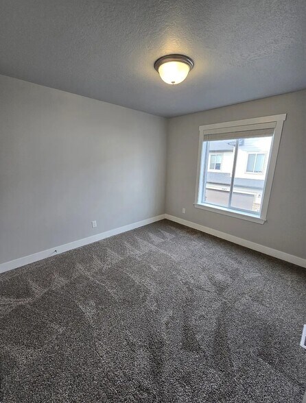 Building Photo - 2048 N 350 E