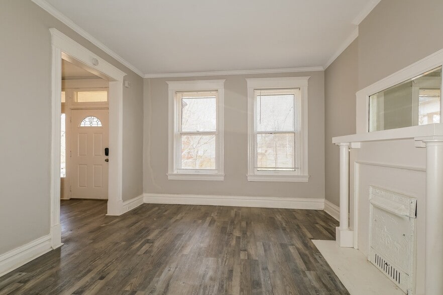 Building Photo - 3320 Itaska St