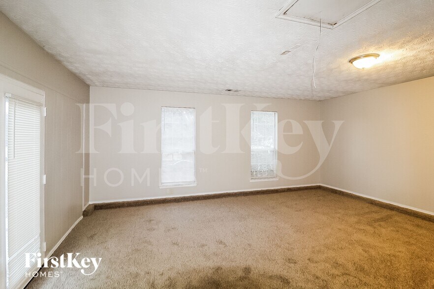 Building Photo - 6206 Amberly Rd