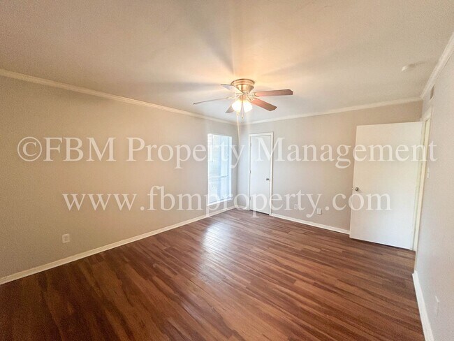 Building Photo - 407 N Preston St