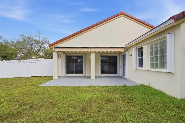 Building Photo - 922 Falling Water Rd