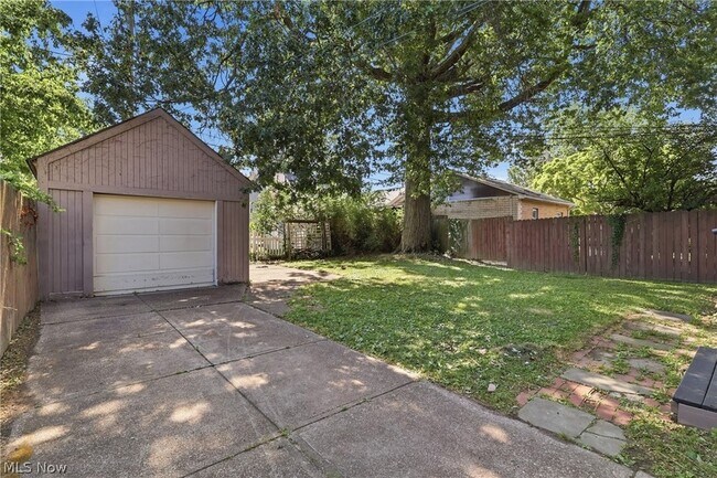 Building Photo - 1539 Elbur Ave