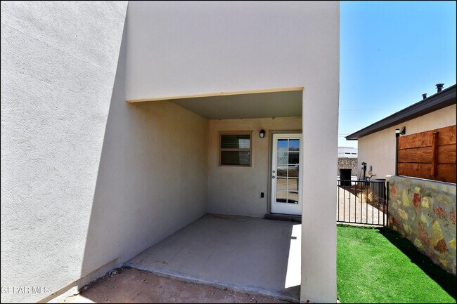 Building Photo - 963 Aircoupe Way