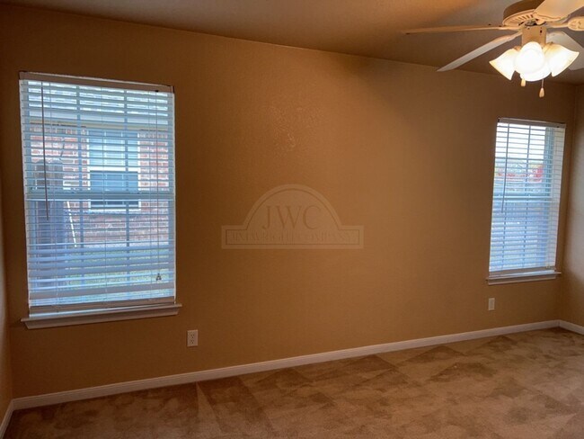 Building Photo - 4701 Autumn Valley Dr