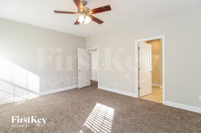 Building Photo - 156 Hazelwood Ct