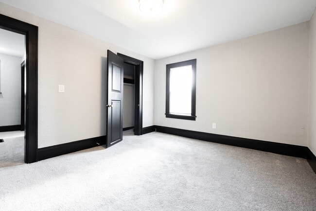 Building Photo - Beautifully Renovated 2-Bedroom Single Fam...
