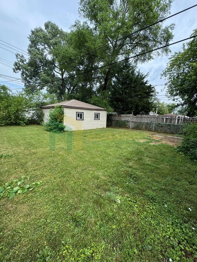 Building Photo - Beautifully Updated 4BR/1BA Home with Fini...